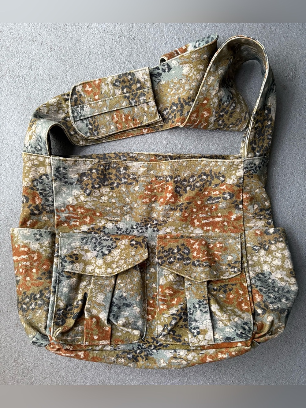 Free People Hive Carryall 🔥Show Stopper Leopard 🔥 multiple pockets!